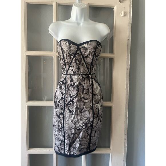 BCBG Maxazria Strapless Dress - Picture 6 of 11